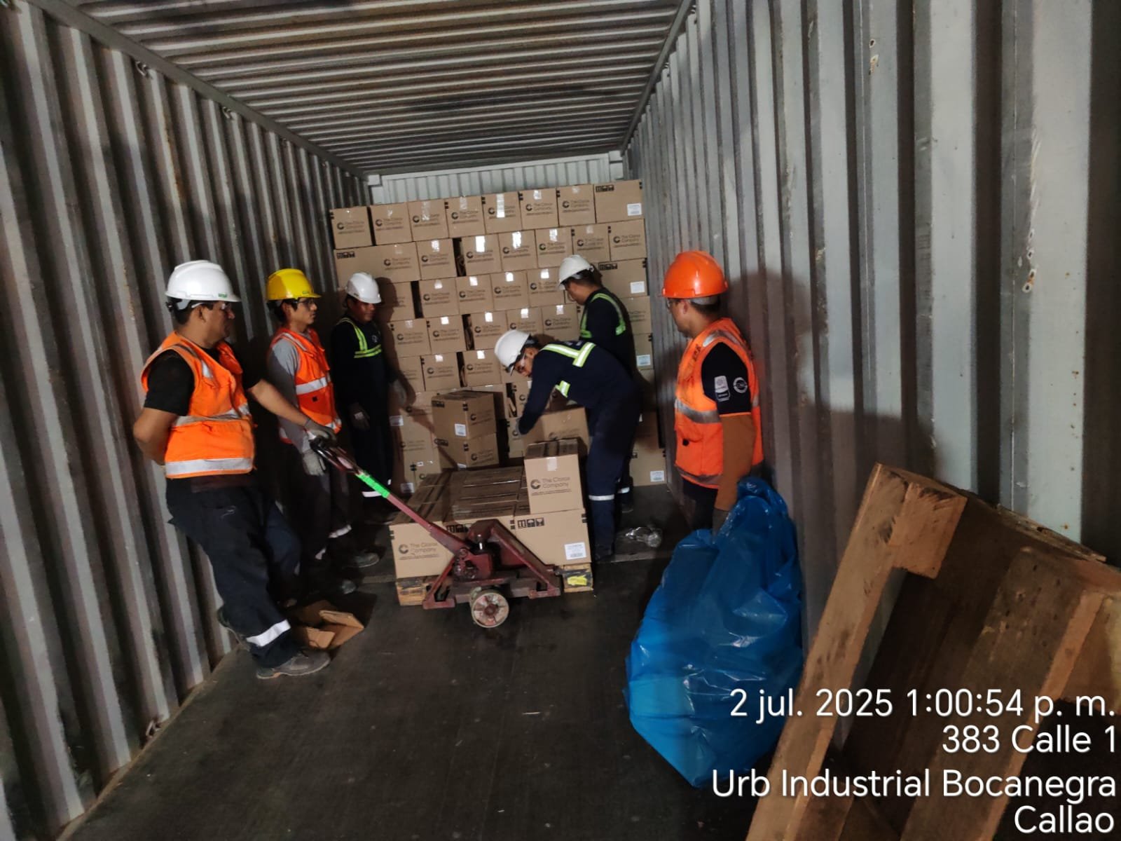 Desestiba activa con transpaleta en Callao