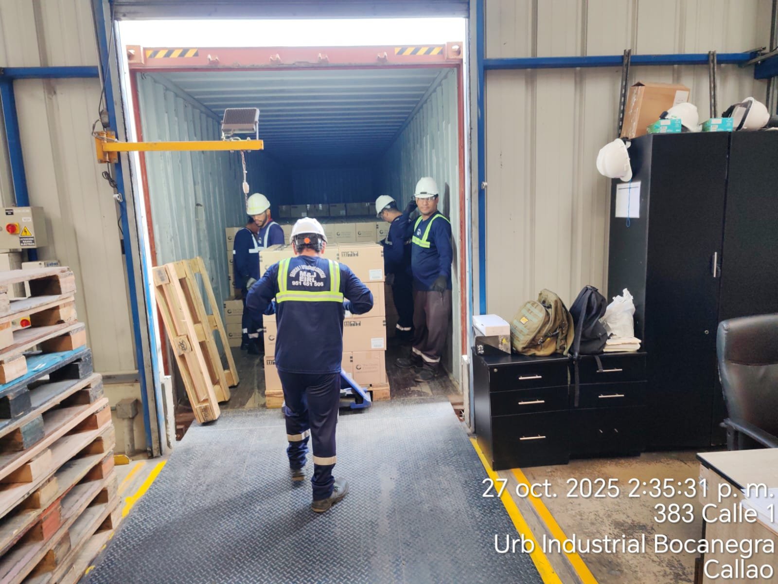 Cuadrilla de estibadores en Lima Norte